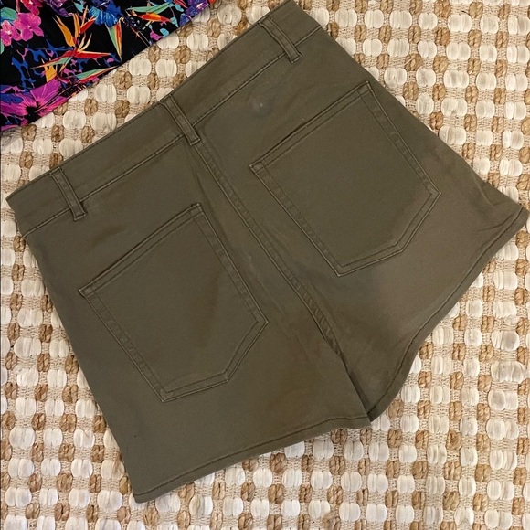 H&M Olive green high wait shorts - Picture 2 of 3